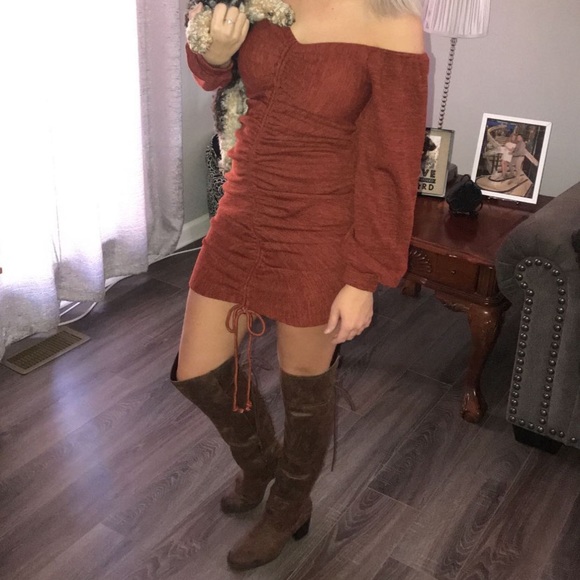 Dress - Picture 2 of 2